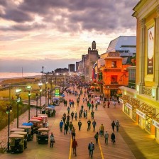 Entertainment, boardwalk and beaches in Atlantic City, New Jersey